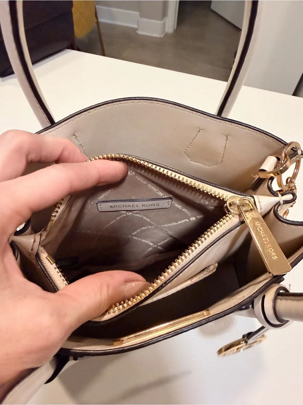 Michael Kors Mercer Small Cream Pebbled Leather Satchel Handbag Gold Hardware